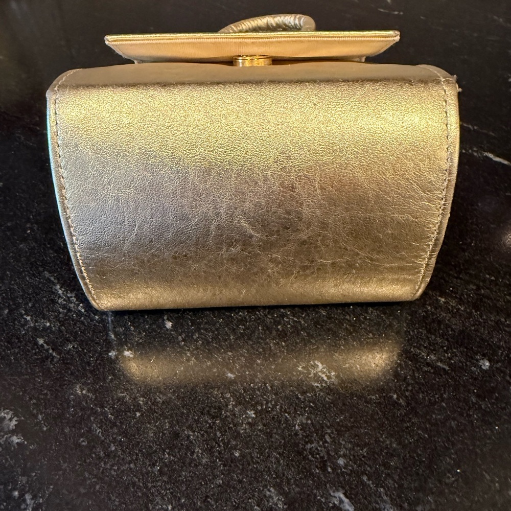 Gold Mini Bags with Structured Box Design - Picture 4 of 9